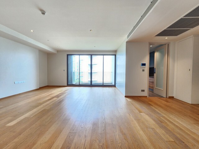 Unfurnished 2 Bedrooms Corner Condo for Rent with Sathorn / Yennakart. Supreme Legend