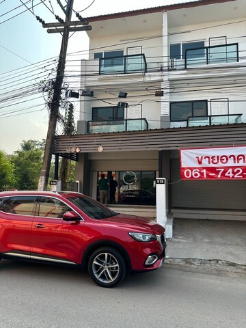 TOWNHOUSE ทาวน์โฮม 3 ชั้น (ห้องมุม) ขนาด 31.6 ตร.ว. (พื้นที่ใช้สอย 300 ตร.ม.) อ.เมืองเลย จ.เลย 2300000 – พื้นที่เท่ากับ 0 ไร่ 0 งาน 32 sq.wa ไม่ไกลจาก เยื้องกับโรงแรมศรีสุขเดอเลย และห่างจากโลตัสเอ็กซ์เพรส บ้านนาหนอง ประมาณ 500 ม. ราคานี้ดีสุดในย่าน