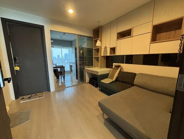 Rhythm Sathorn Narathiwas Private comfortable 17th floor BTS Chong Nonsi