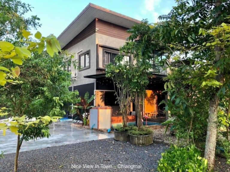 บ้านสวยให้เช่า 65,000 บาท/เดือน 202 ตรว. รอยัลวิว หางดง ตรงข้าม กาดฝรั่ง สไตล์ลอฟ์ท เงียบ และเป็นส่วนตัว เหมาะสําหรับการใช้ชีวิตอย่างสงบ