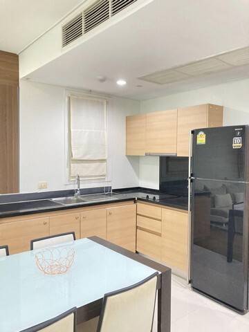 Wind Sukhumvit 23 quiet safe private 5th floor BTS Asoke