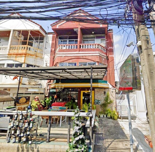 อาคารพาณิชย์ 3 ชั้น ร้านอาหาร 5นอน BTS เสนา2.4 กม.หลังมุม ย่านธุรกิจ 24 ตร.วา. 264 ตร.ม.ม.จันทรเกษม 1.8 กม. ถ.โชคชัย 4 ลาดพร้าววังหิน