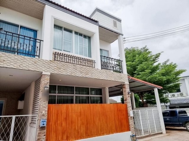 บ้าน 2 ชั้น รีโนเวทใหม่ ทำเลหี หลังมุม โซนสุเทพ