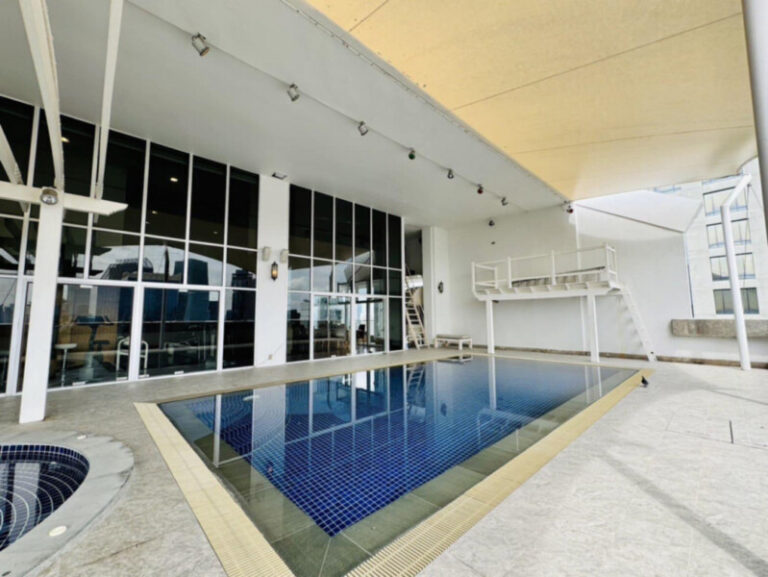 Sale Unique Duplex Penthouse with huge private pool at Sathorn Park Place, Approximate usable area 1,400 sq. meter