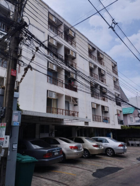 ขาย Apartment ลาดพร้าว เหมาะสำหรับลงทุน เนื้อที่ 150 ตารางวา จำนวน 45 ห้อง พื้นที่ใช้สอย 1600 ตารางเมตร