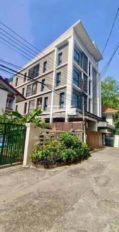 apartment ขายห้องพักให้เช่ารายเดือน (Apartment) 4 ชั้น 15 ห้อง (43 ตร.ว.) ถ.ประชาอุทิศ (MRT ห้วยขวาง), 19.9 ล้านบาท 43 sq.wa 19900000 บาท. ใกล้ MRT ห้วยขวาง คุ้มสุดๆ กรุงเทพ