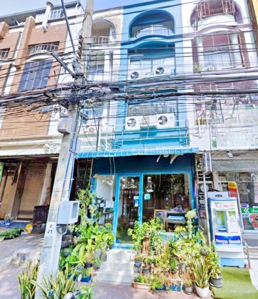 เดอะมอลล์ งามวงศ์วาน 37-45 Cafe Studio Airbnb ให้เช่าอาคาร 4.5 ชั้น ติดถนนเมน 344ตร.ม. 22ตร.วา.10 แอร์ ม.ธุรกิจบัณฑิตย์. 8 นอน