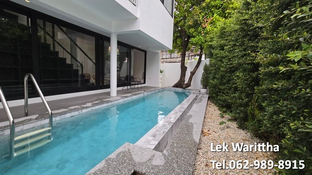 ขายบ้านเดี่ยว 3 ชั้น เนื้อที่ 72 ตรว. Pool Villa เลียบด่วนรามอินทรา (ประดิษฐ์มนูญธรรม) รีโนเวทใหม่สวยมาก