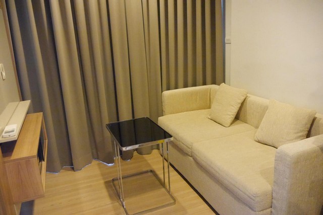 Rhythm Sathorn Safe quiet clean 5th floor BTS Saphan Taksin