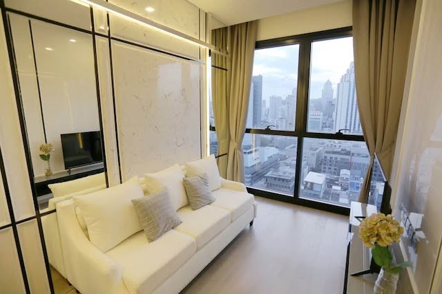 Ashton Asoke Clean private quiet 17th floor BTS Asoke